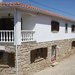 Casa Duas Fontes Hébergement de vacances *